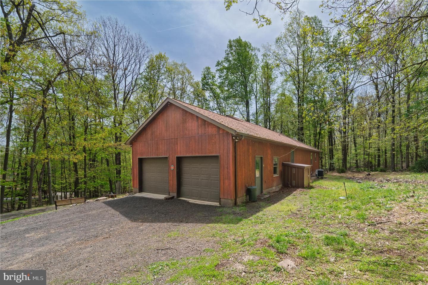 121 Pendragon Court photo 48