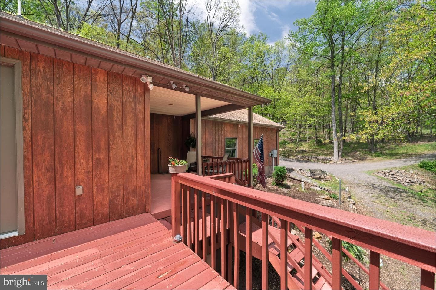 121 Pendragon Court photo 67