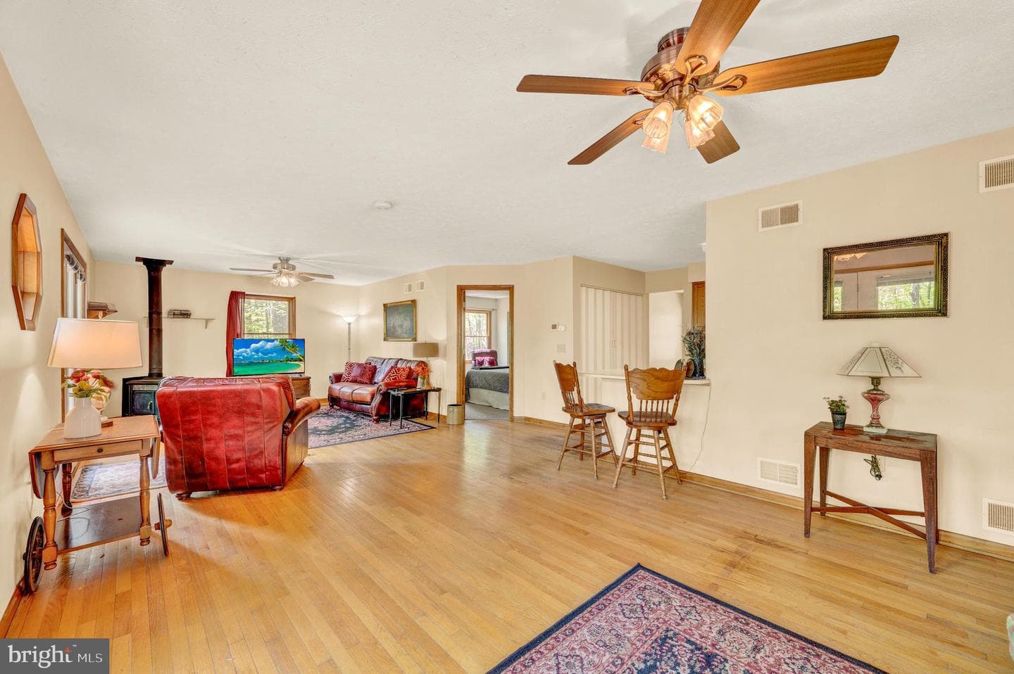 121 Pendragon Court photo 8