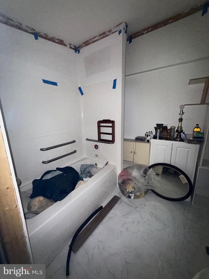 2098 Falls Road photo 10