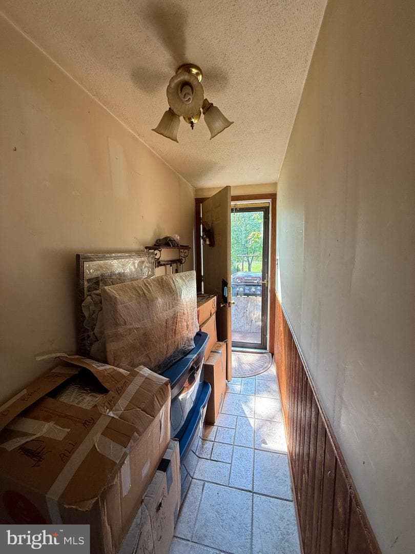 2098 Falls Road photo 12