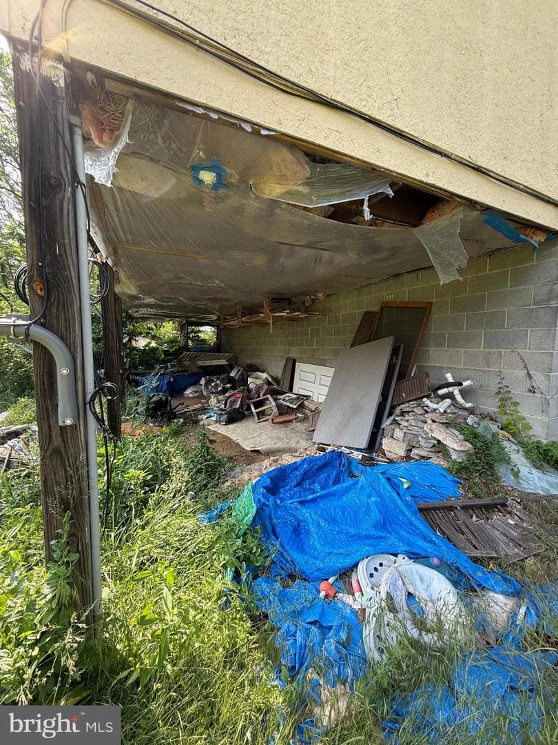 2098 Falls Road photo 24