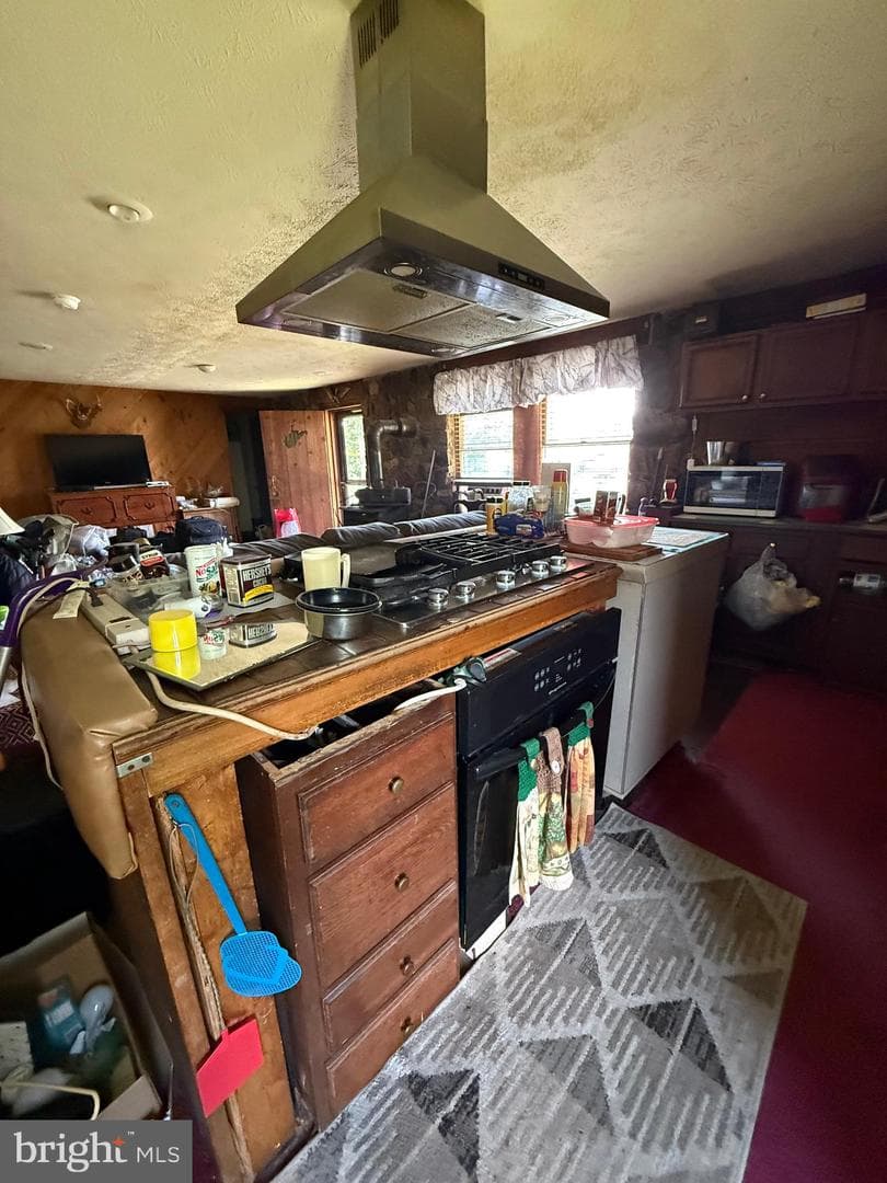 2098 Falls Road photo 5