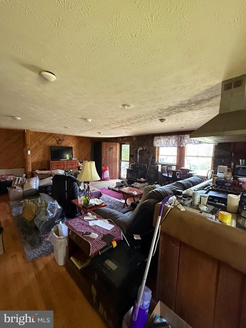 2098 Falls Road photo 7