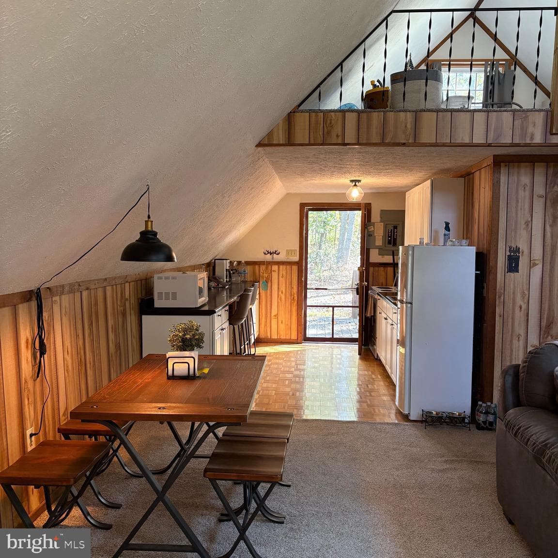 979 Ritter Drive photo 2
