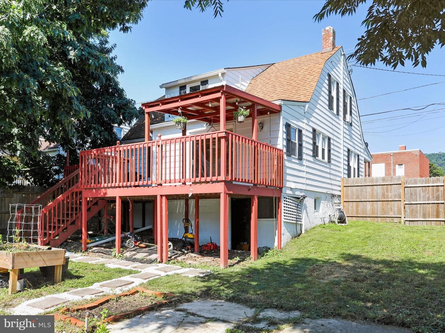 152 School Street photo 33