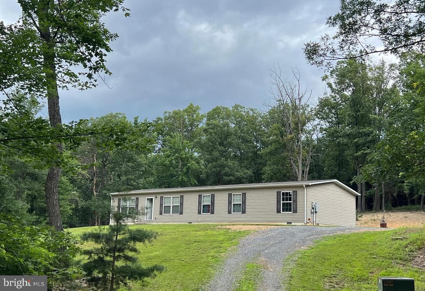 853 Janes Way photo 1