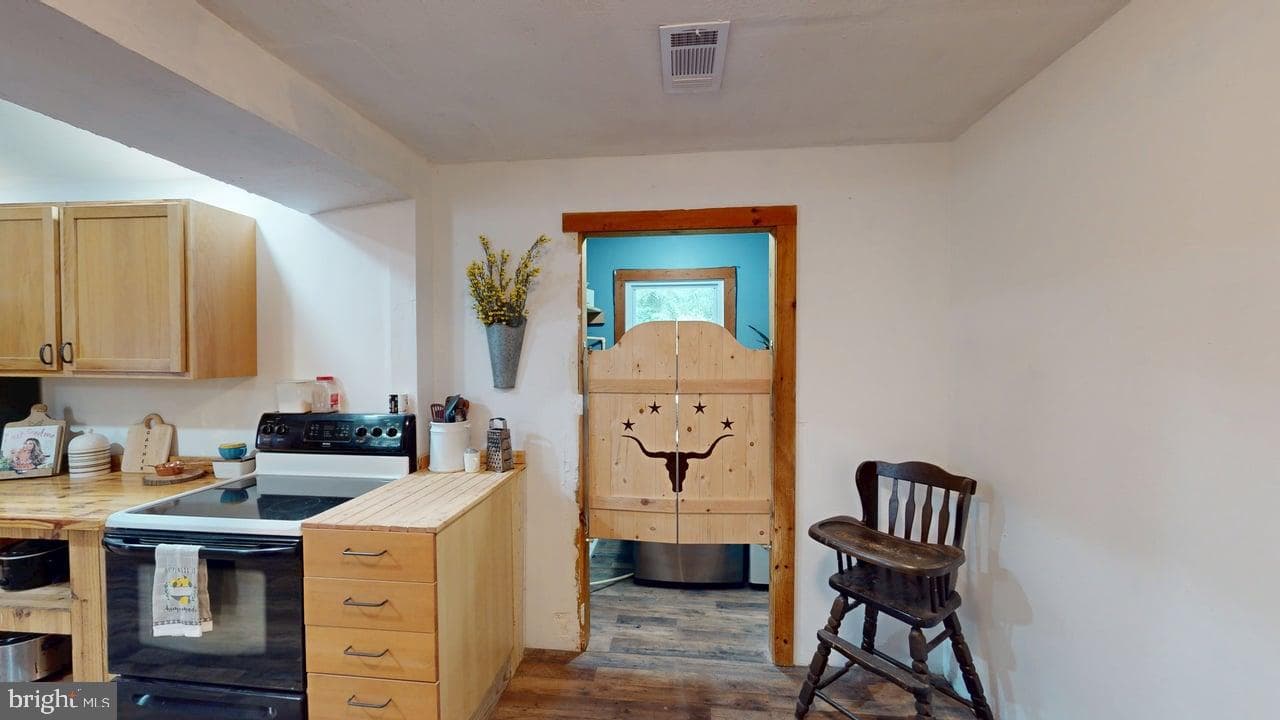 873 Delray Road photo 12