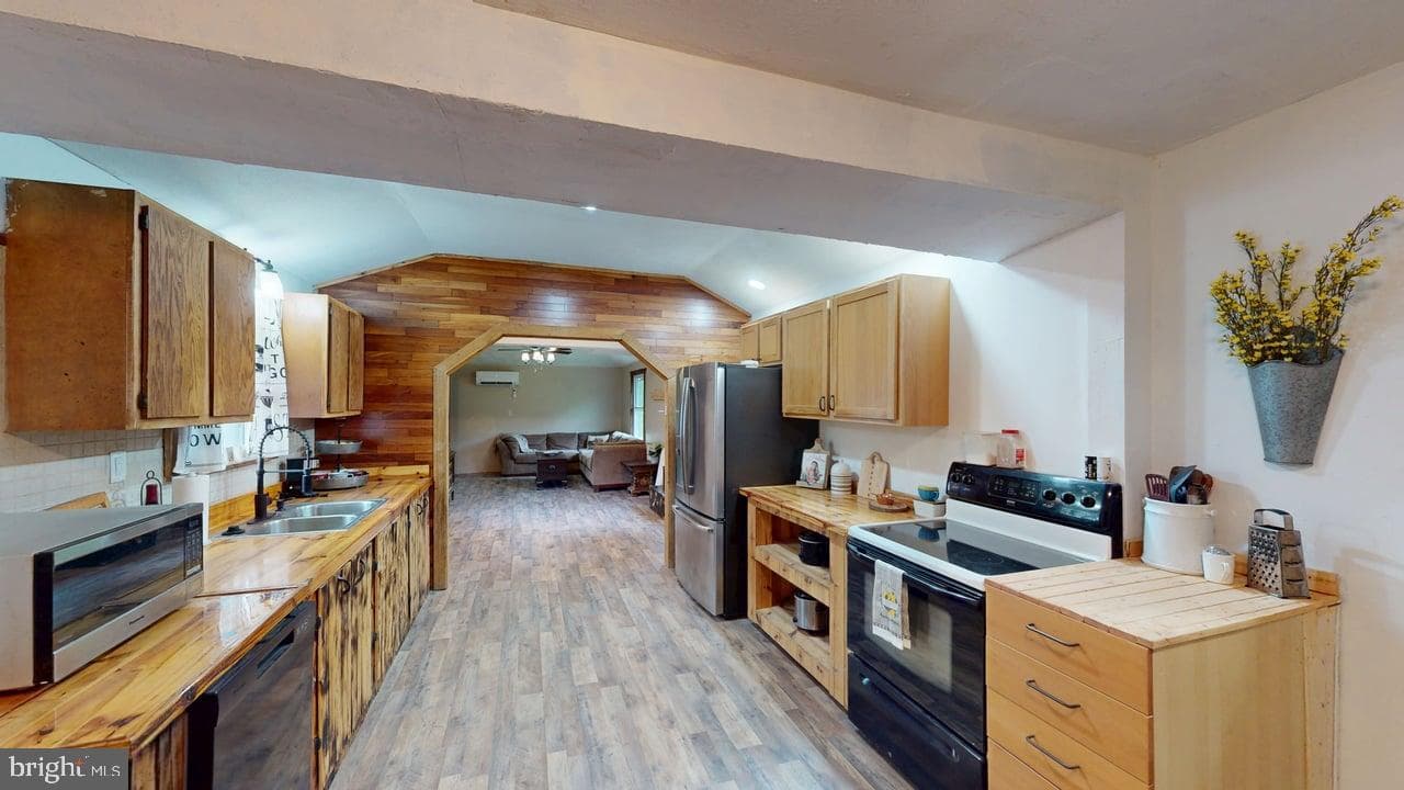 873 Delray Road photo 7