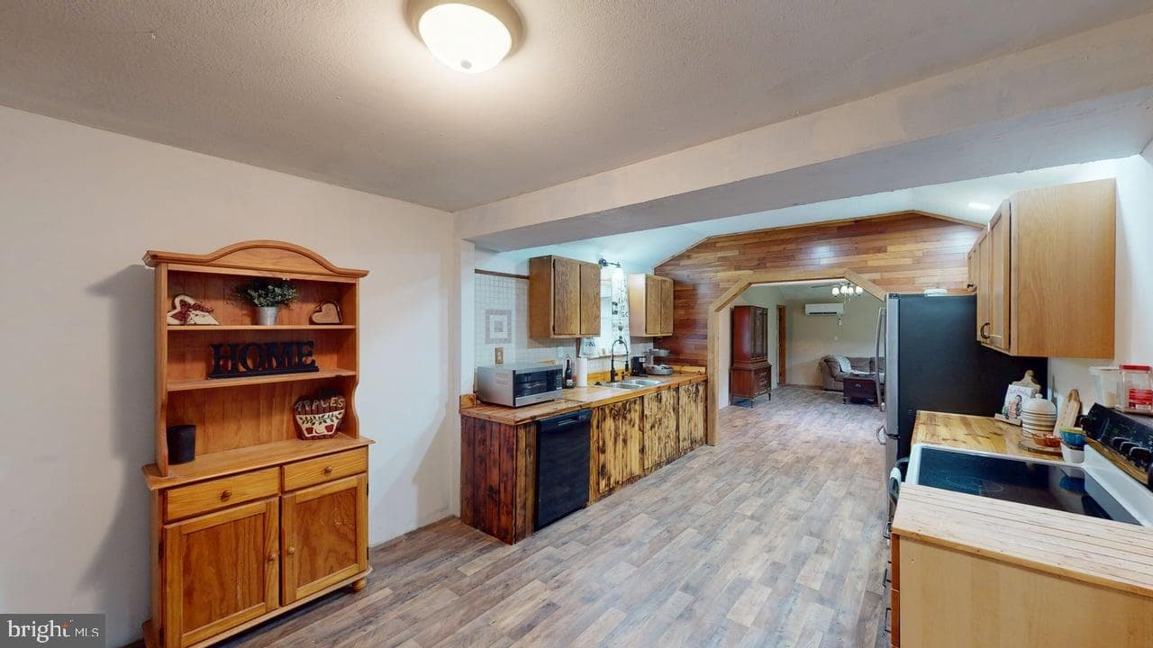 873 Delray Road photo 8