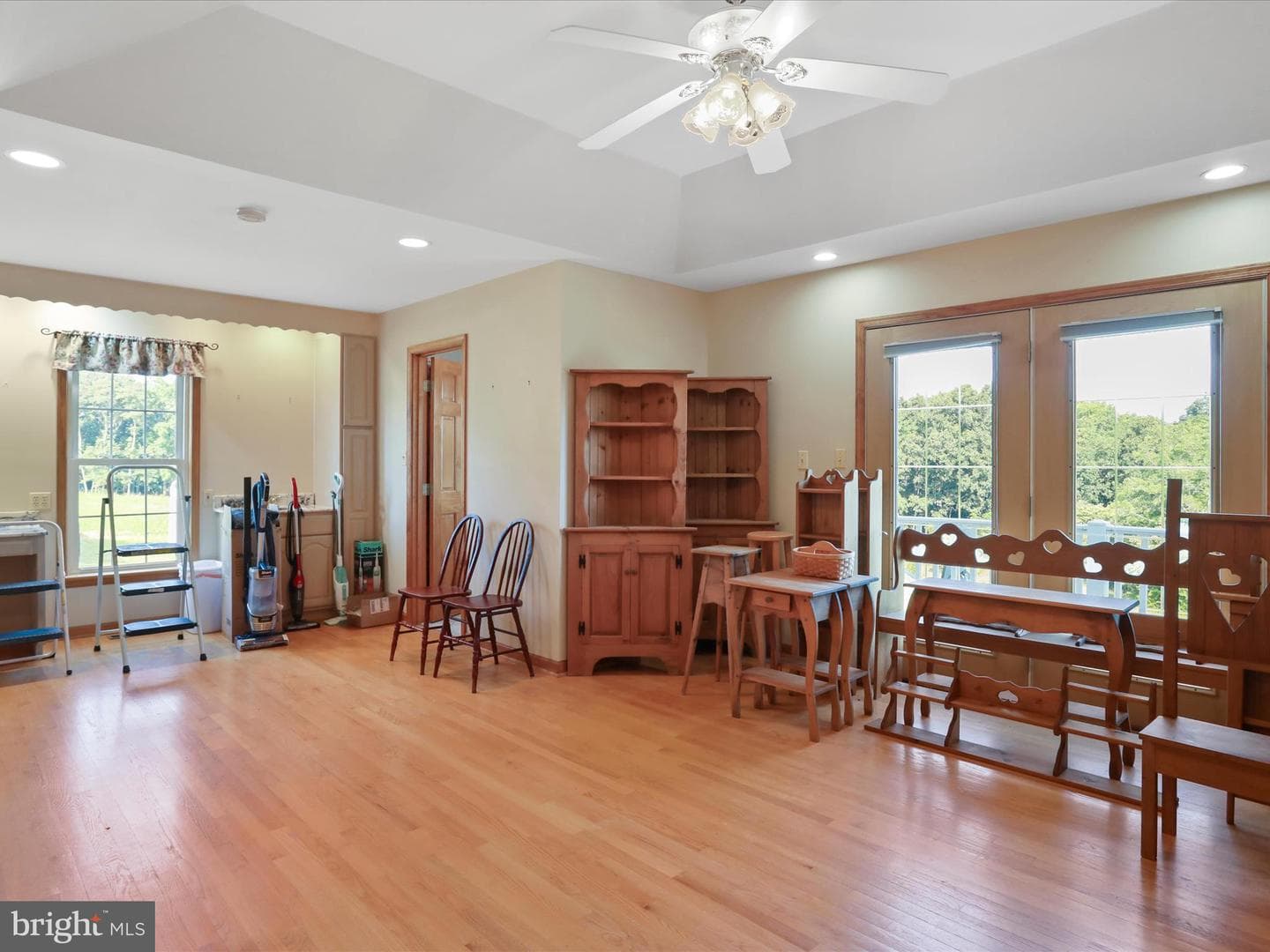 47 Perry Lane photo 11