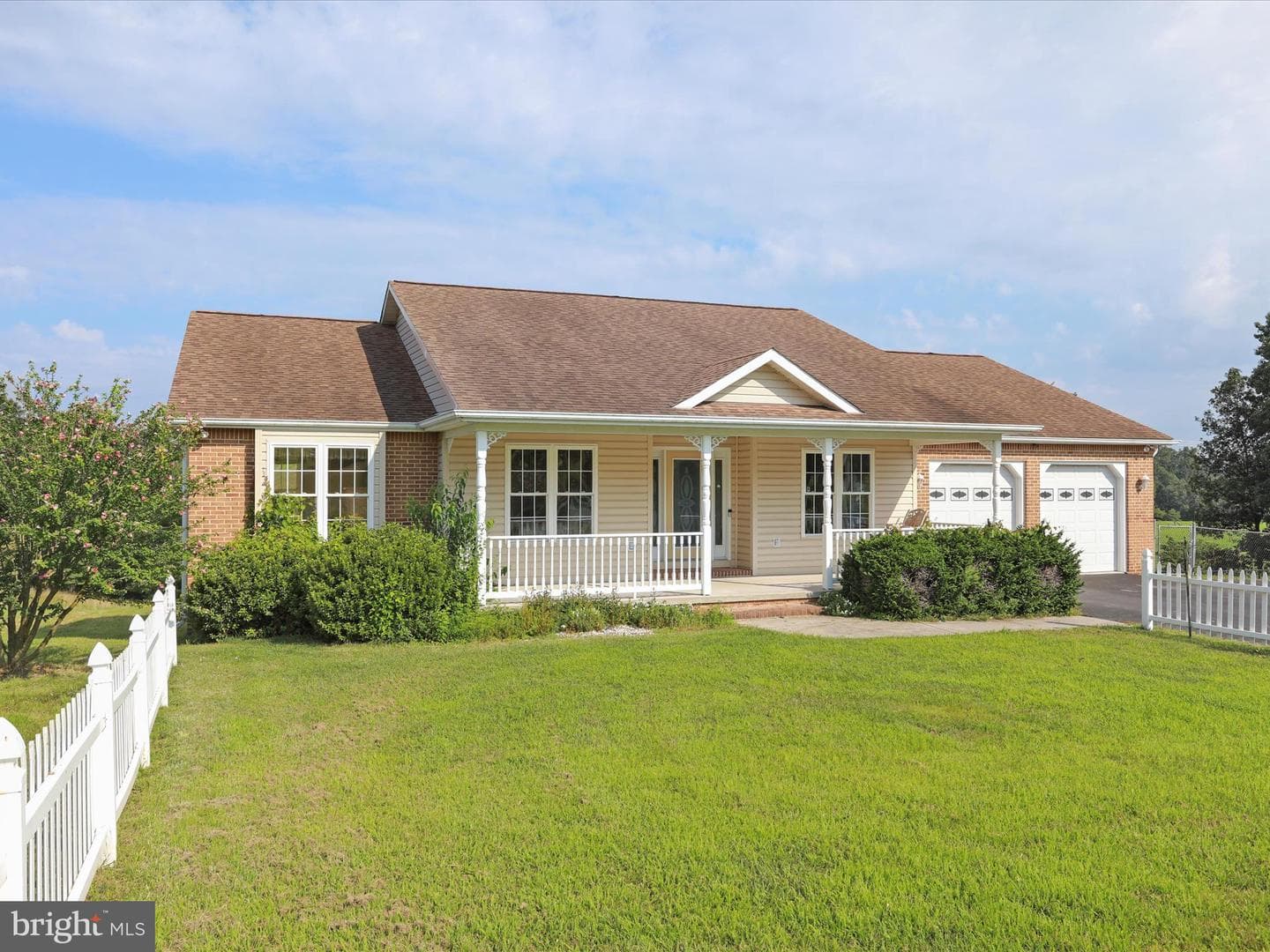 47 Perry Lane photo 2