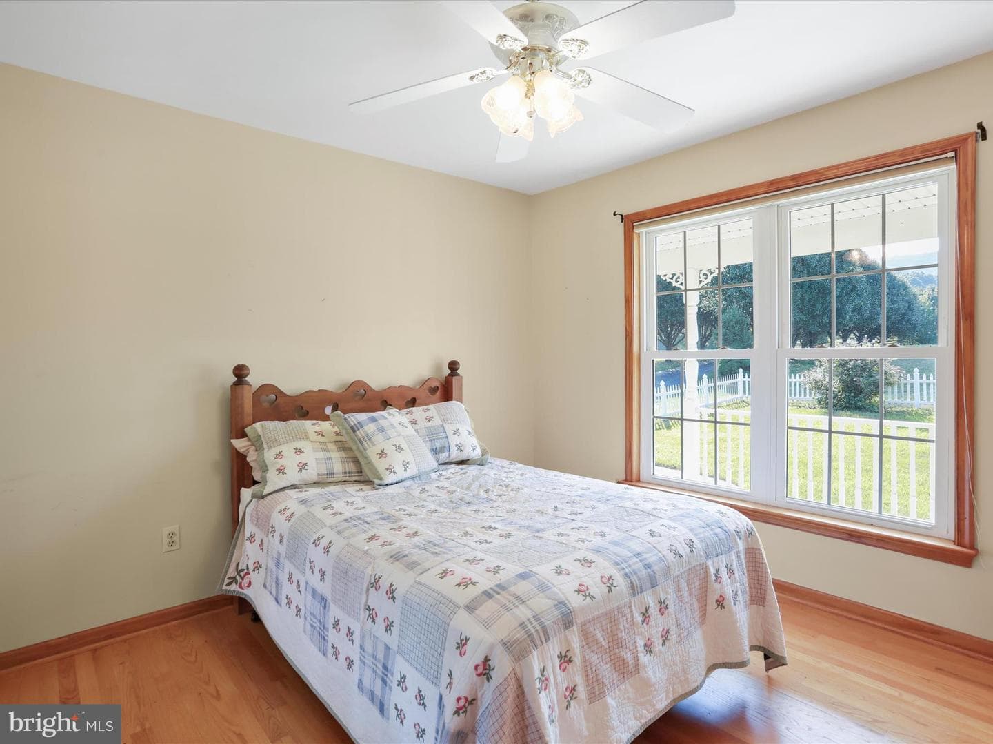 47 Perry Lane photo 22