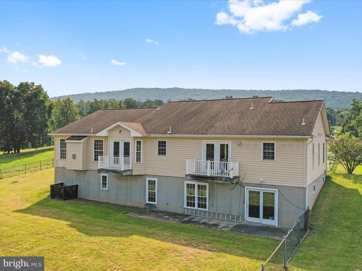 47 Perry Lane photo 42