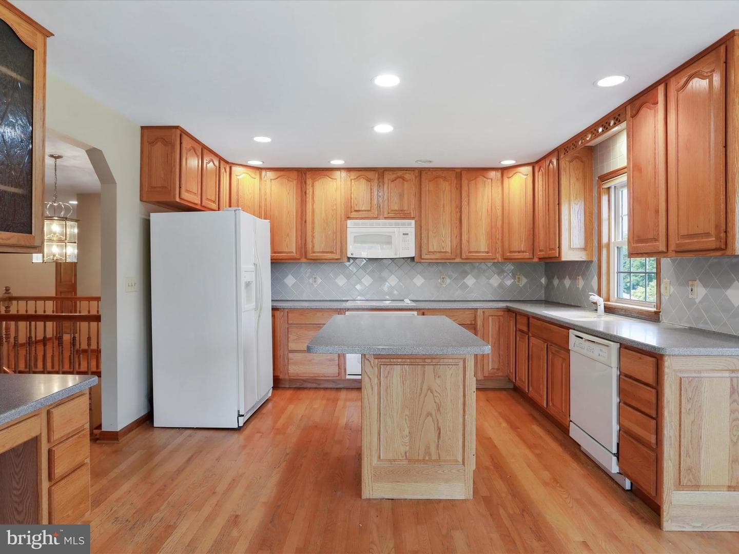 47 Perry Lane photo 8