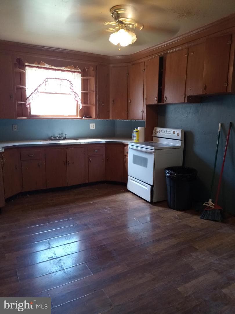 161 S Bolton Street photo 25