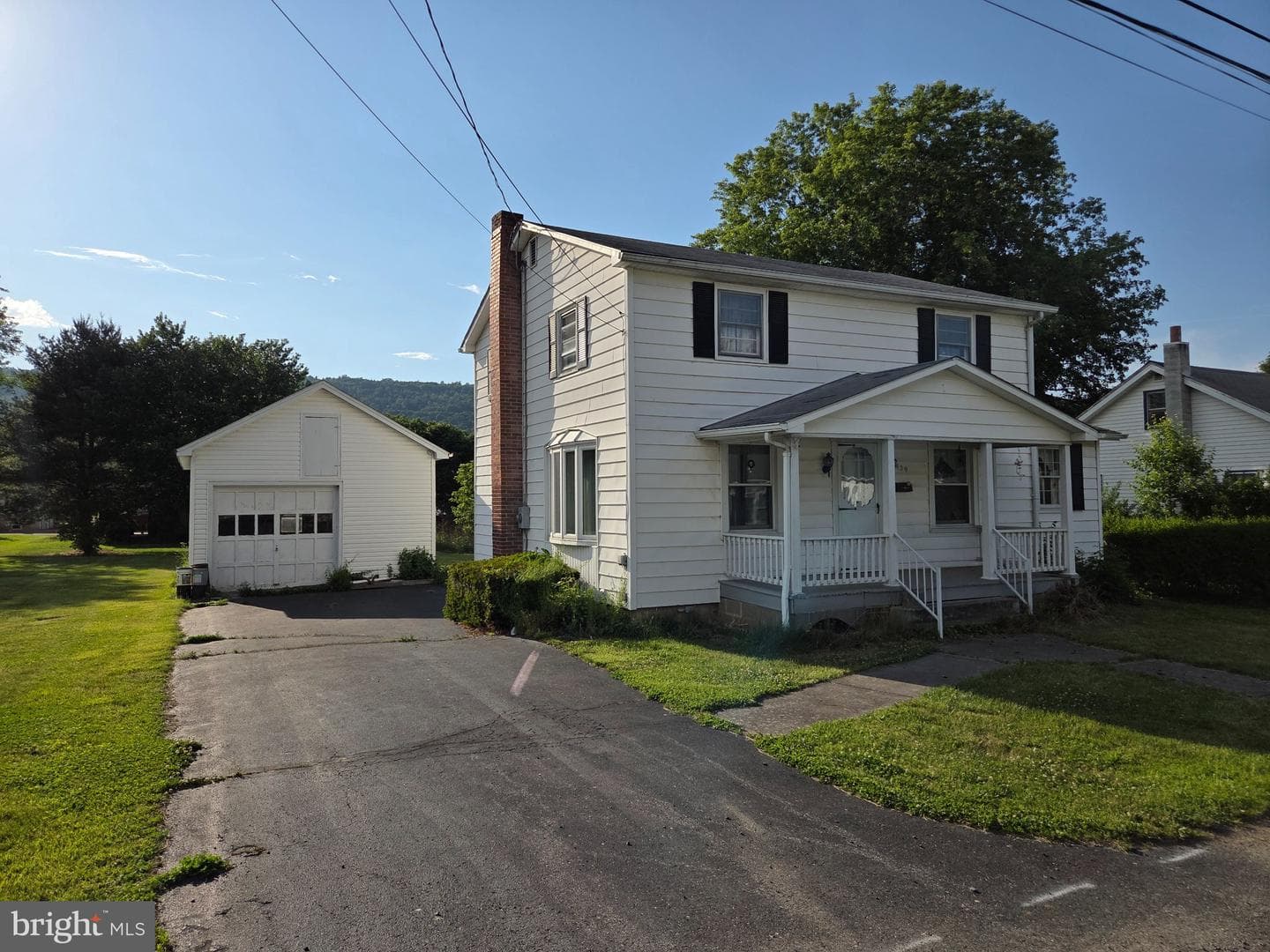 439 Elk Place, Romney