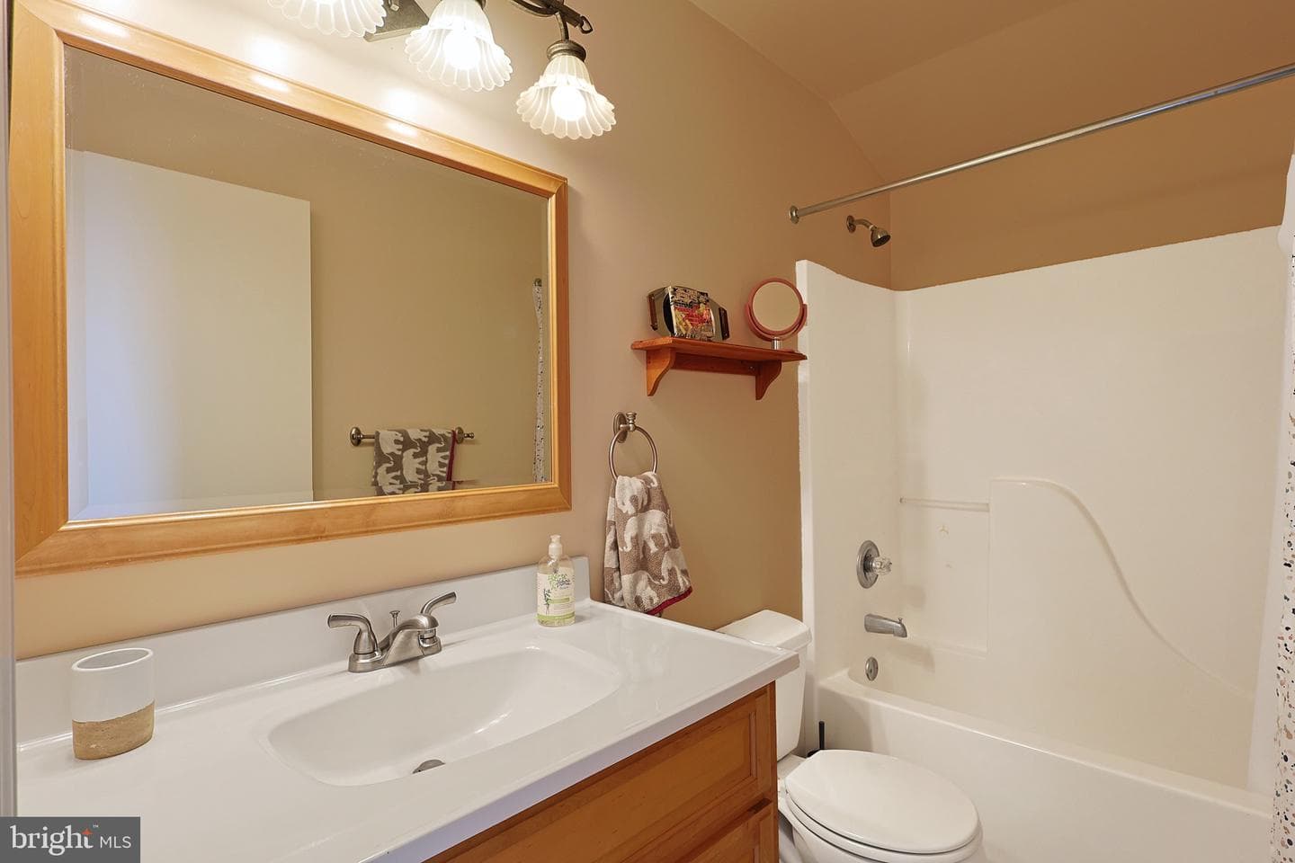 114 Nathaniel Drive photo 40