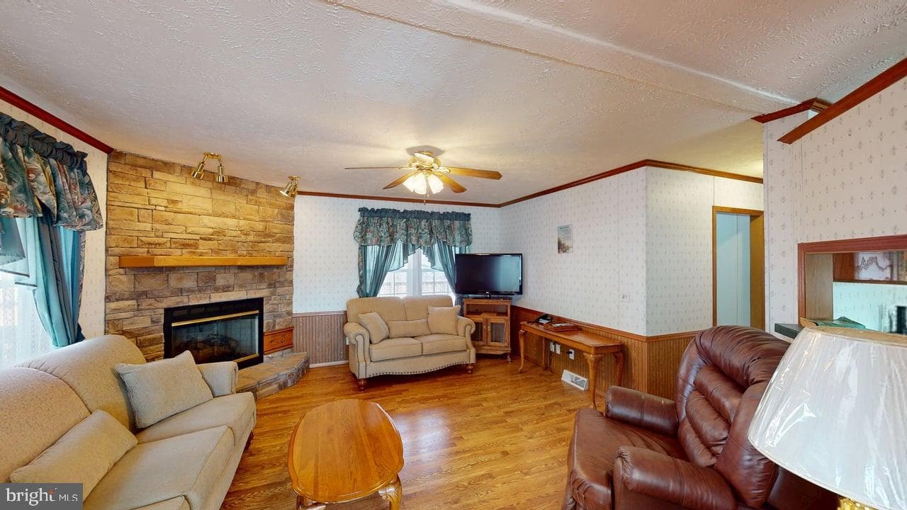 566 Wild Apple Lane photo 13