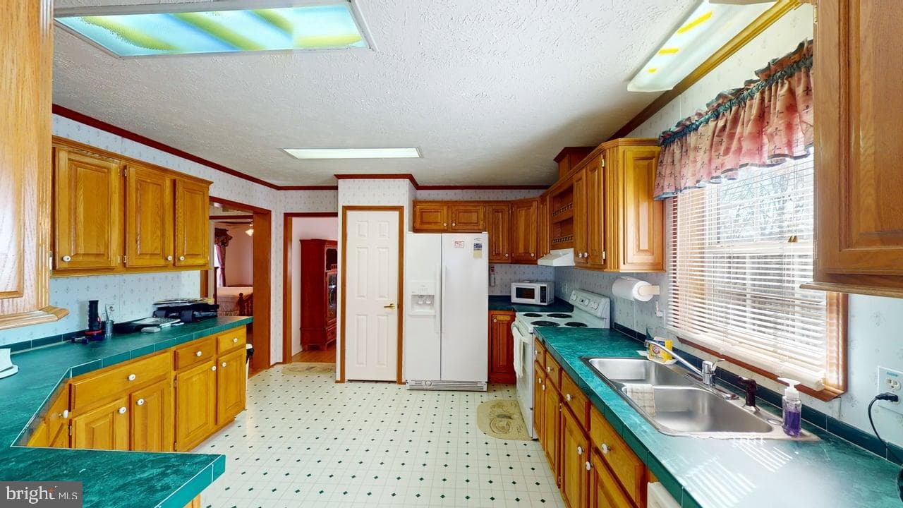 566 Wild Apple Lane photo 18