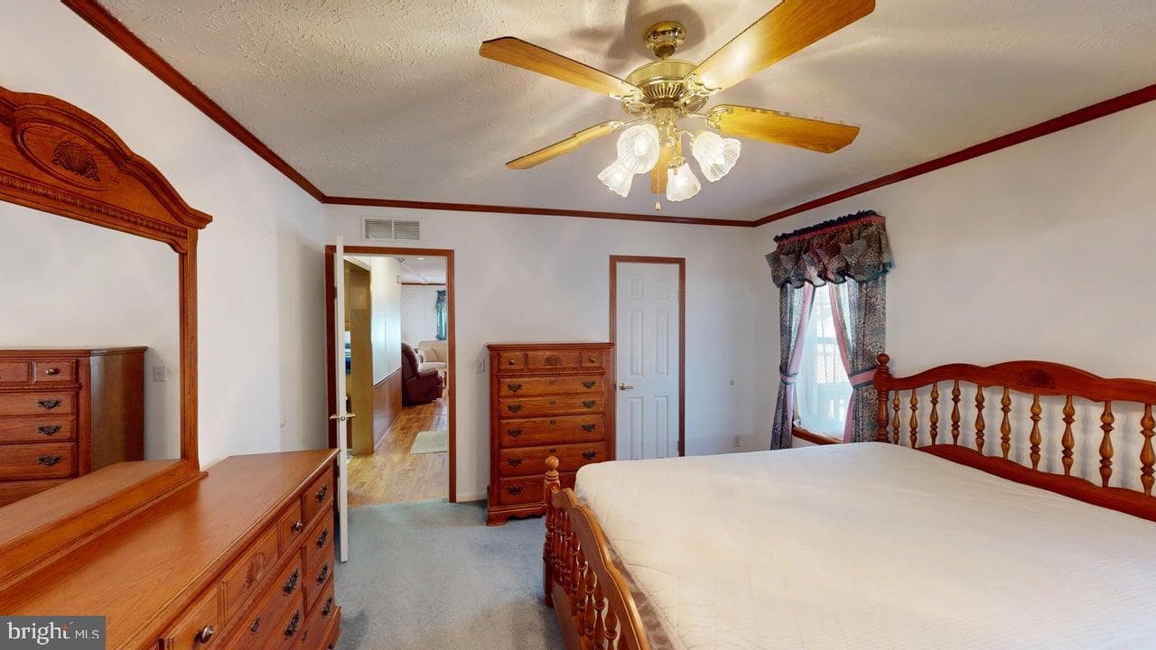 566 Wild Apple Lane photo 32