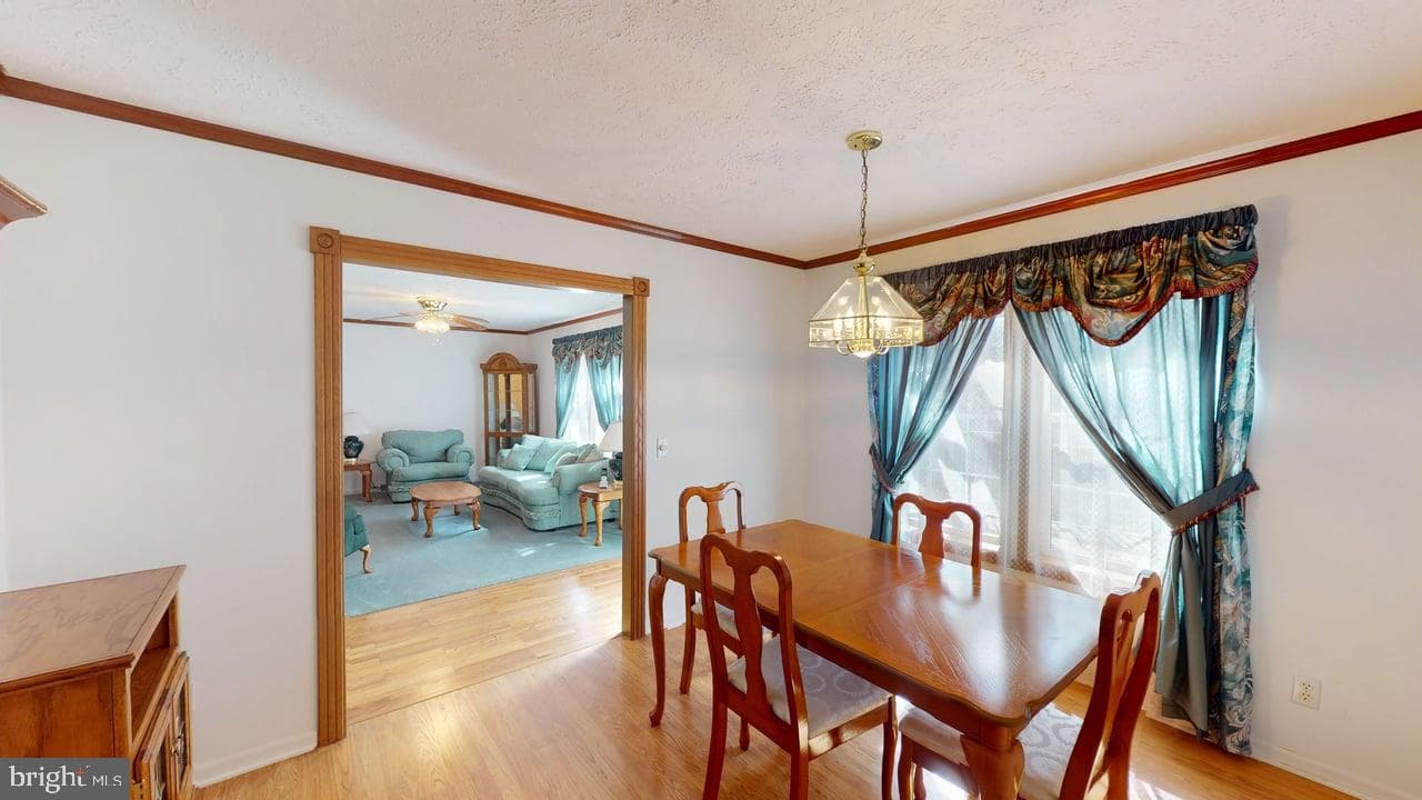 566 Wild Apple Lane photo 35