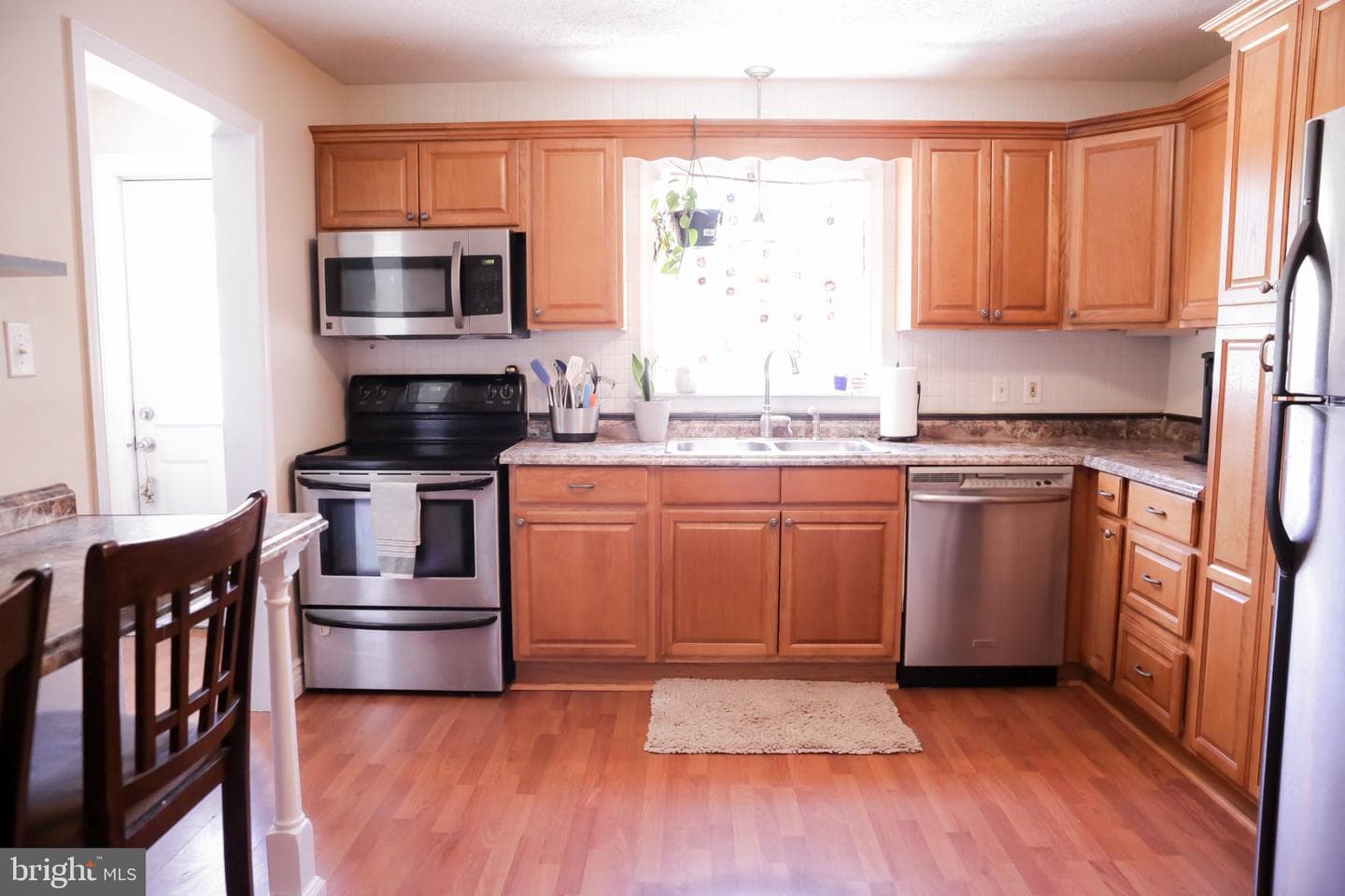 174 Armstrong Street photo 5