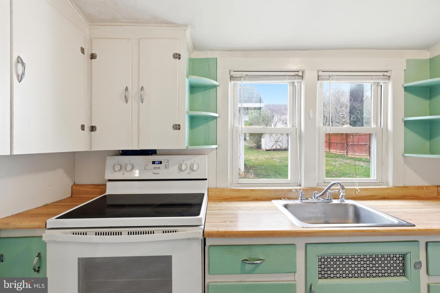 715 Charles Street photo 15