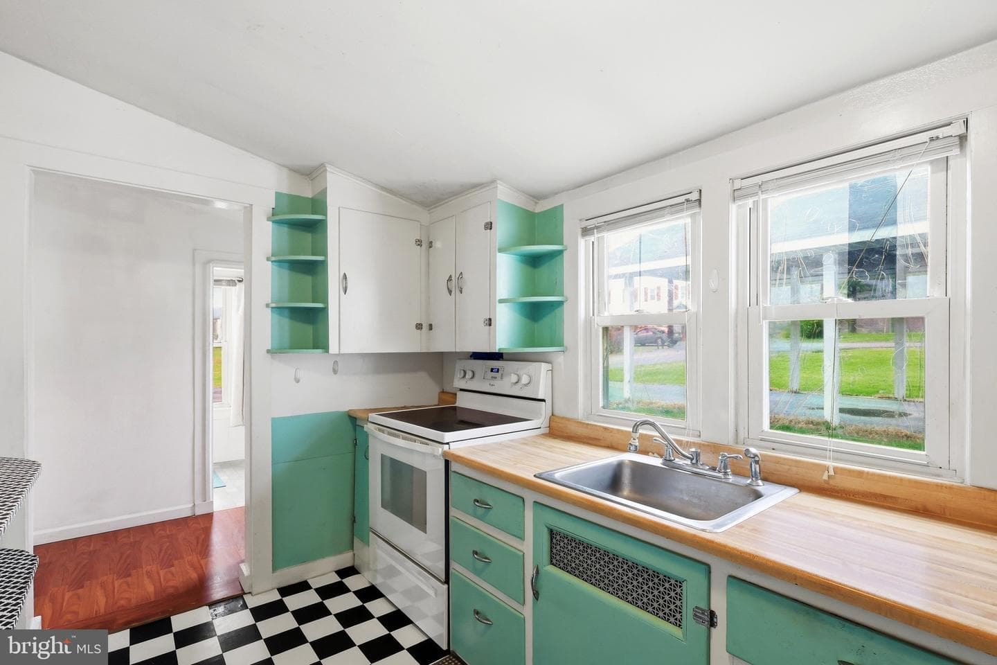 715 Charles Street photo 16