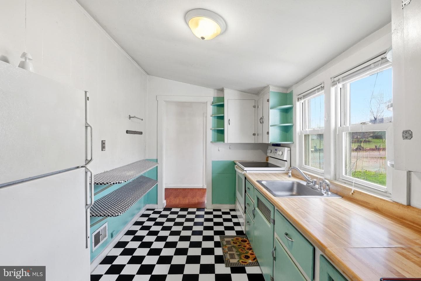 715 Charles Street photo 18