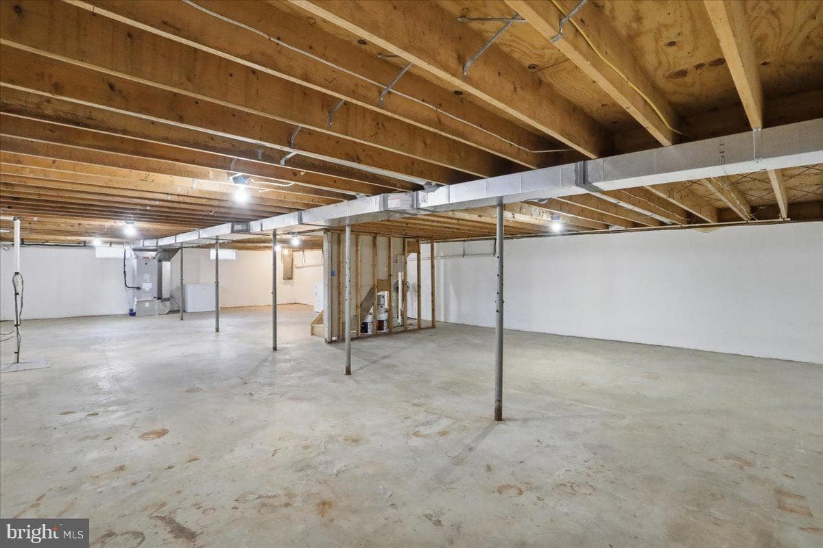 80 N Fairfax Street photo 26