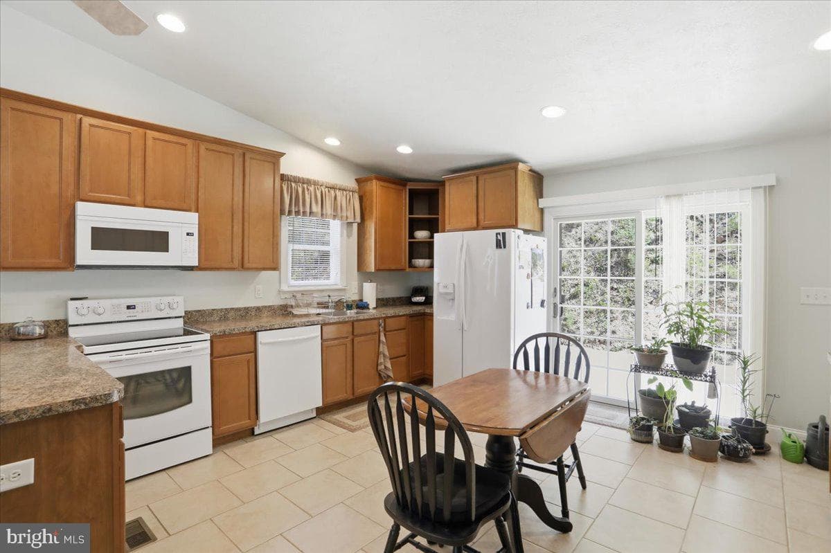 3837 Graces Cabin Road photo 6