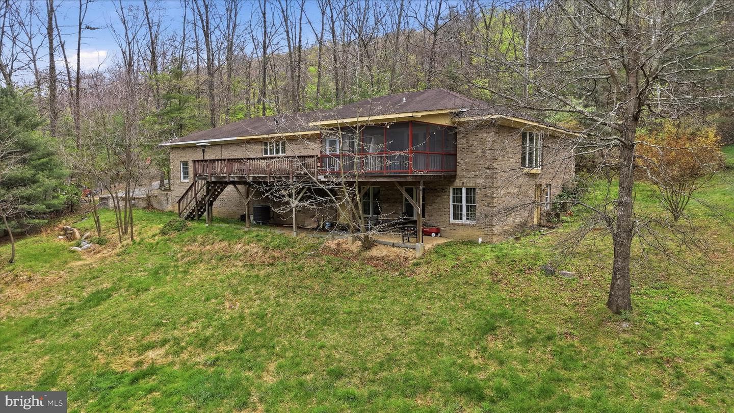 783 Ritters Valley Drive, Capon Bridge