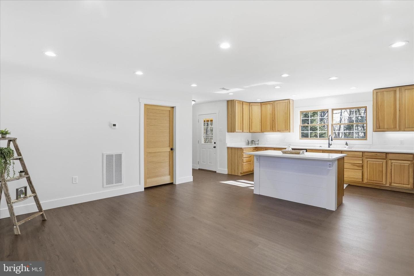 604 Locksa Road photo 10