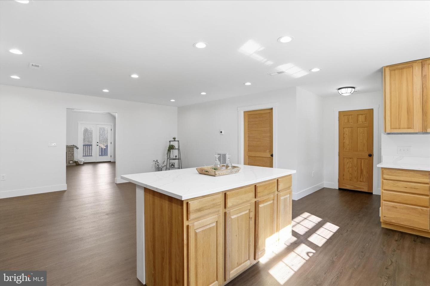 604 Locksa Road photo 8