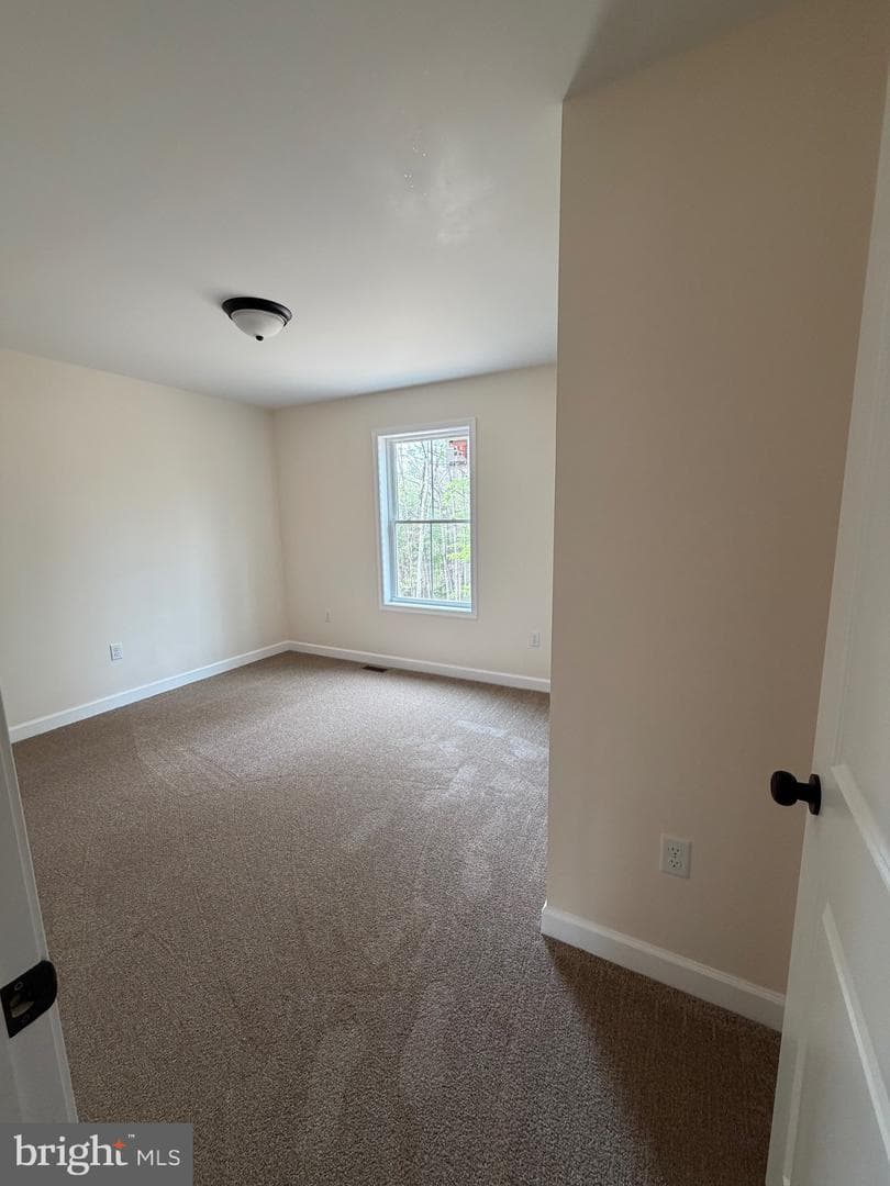 335 Jennifer Lane photo 12