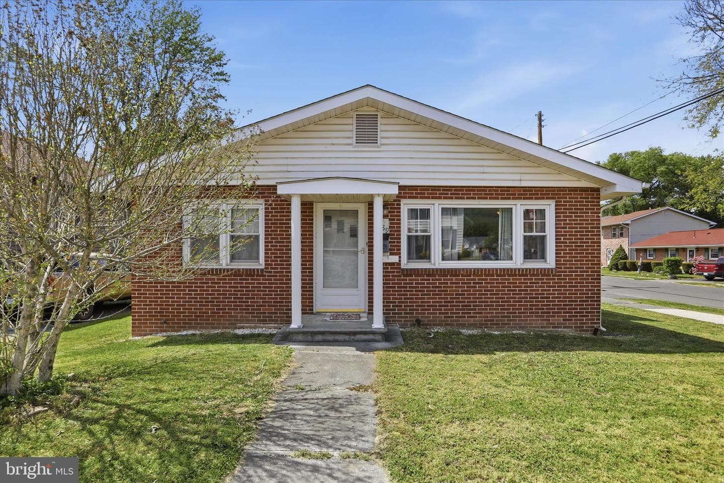 189 N High Street photo 3