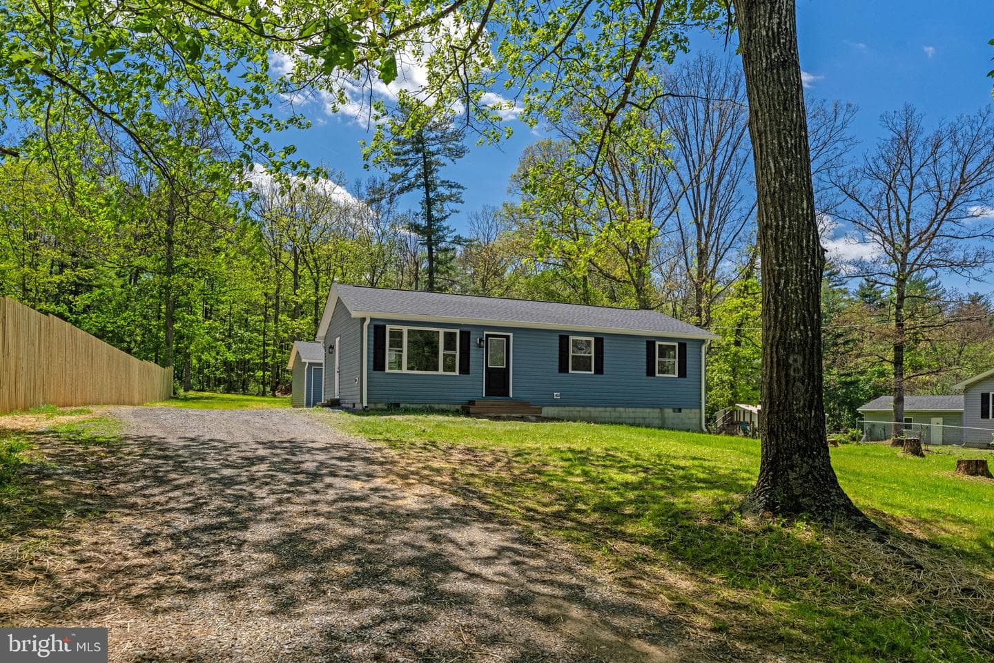 83 Autumn Lane photo 3