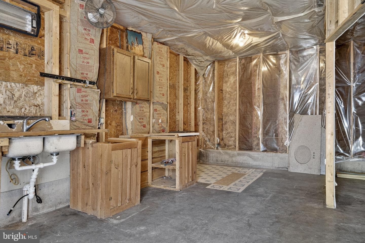 83 Autumn Lane photo 31