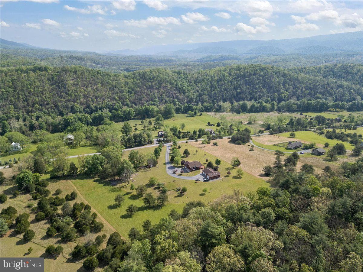 1054 River Bend Drive photo 7