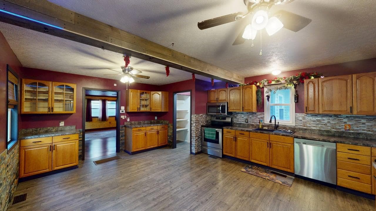 575 N River Highlands Rd photo 28
