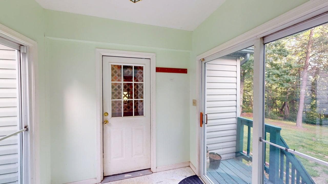 575 N River Highlands Rd photo 33