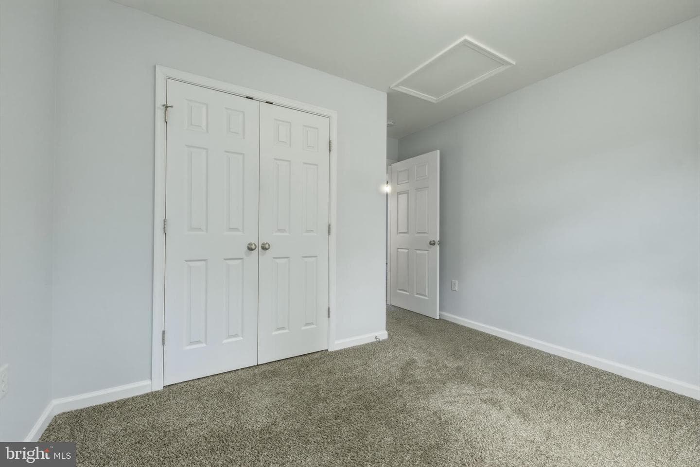141 Hampshire House Drive photo 22