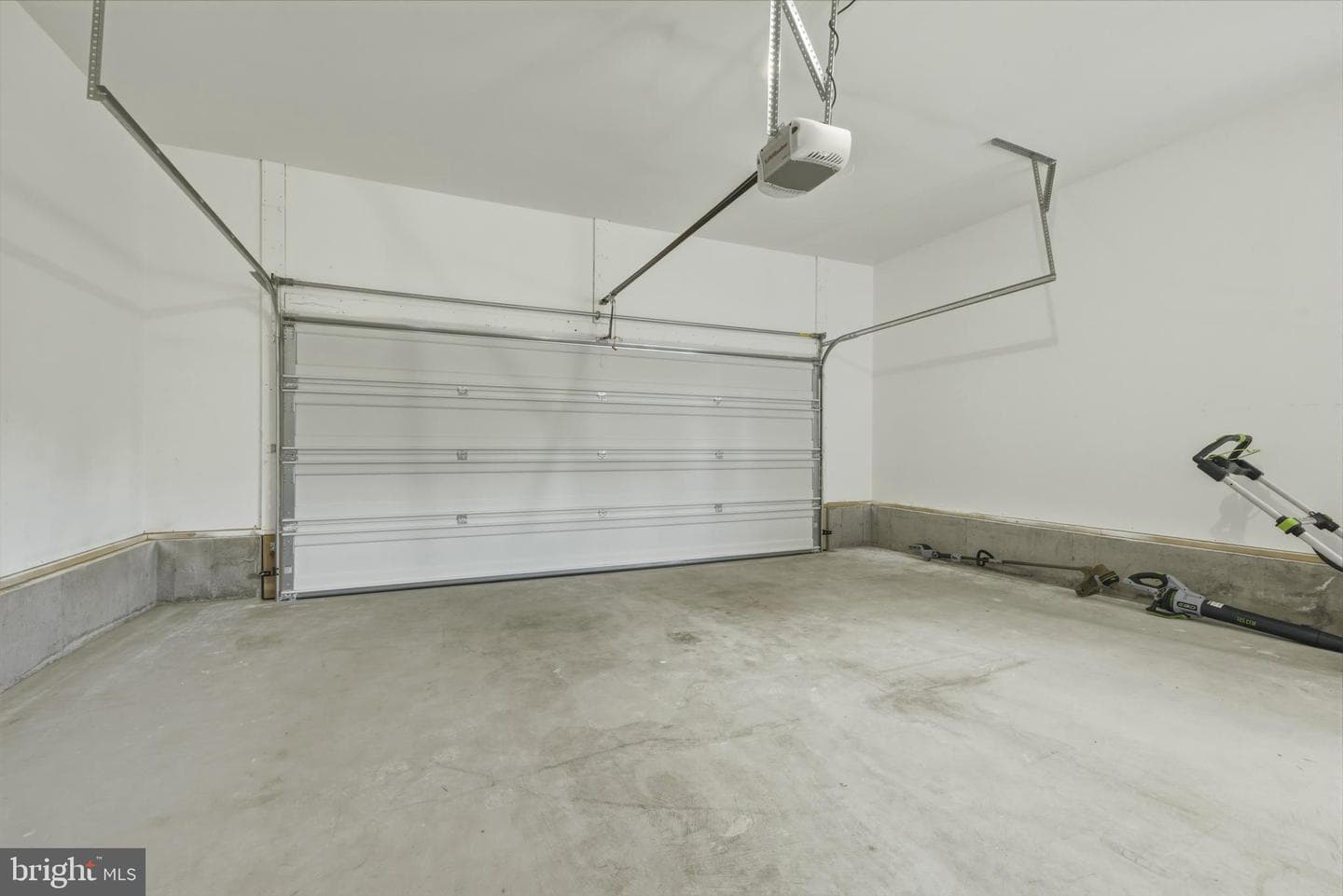 141 Hampshire House Drive photo 24