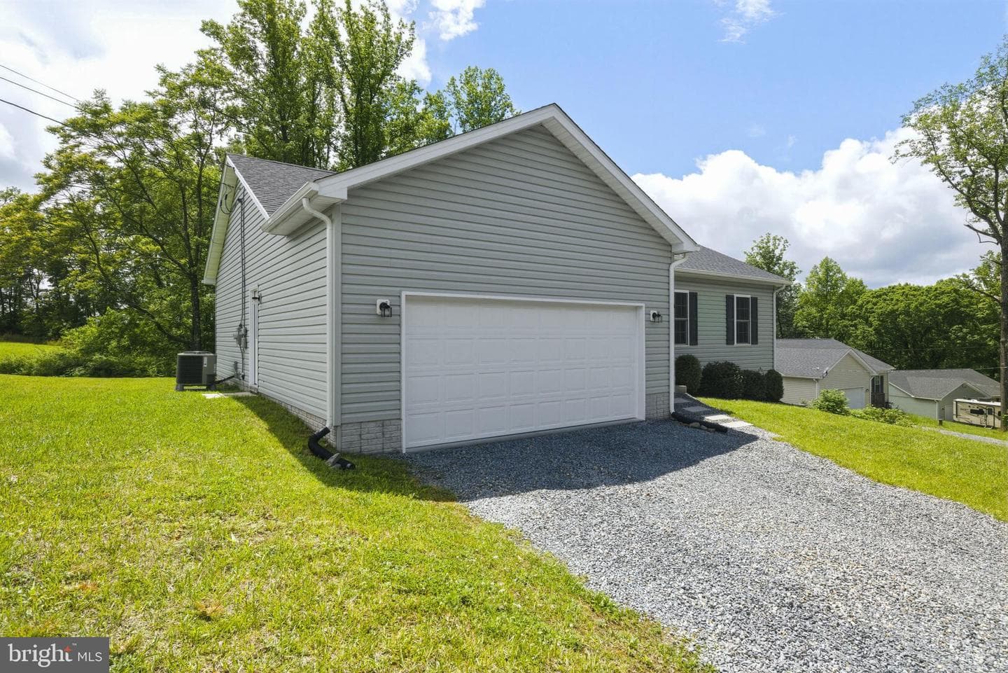 141 Hampshire House Drive photo 3