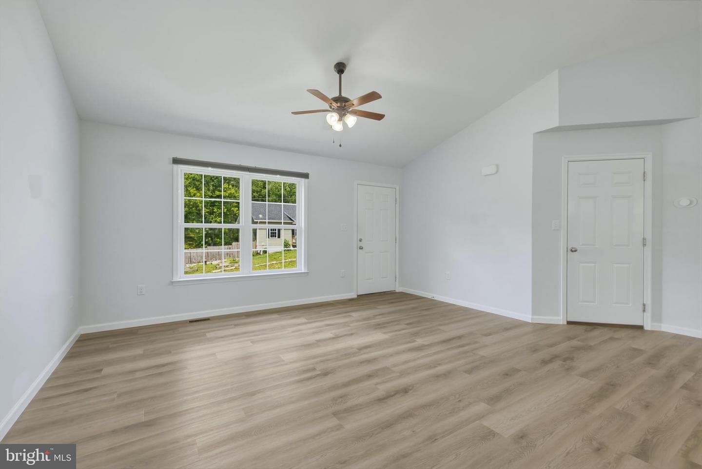 141 Hampshire House Drive photo 4