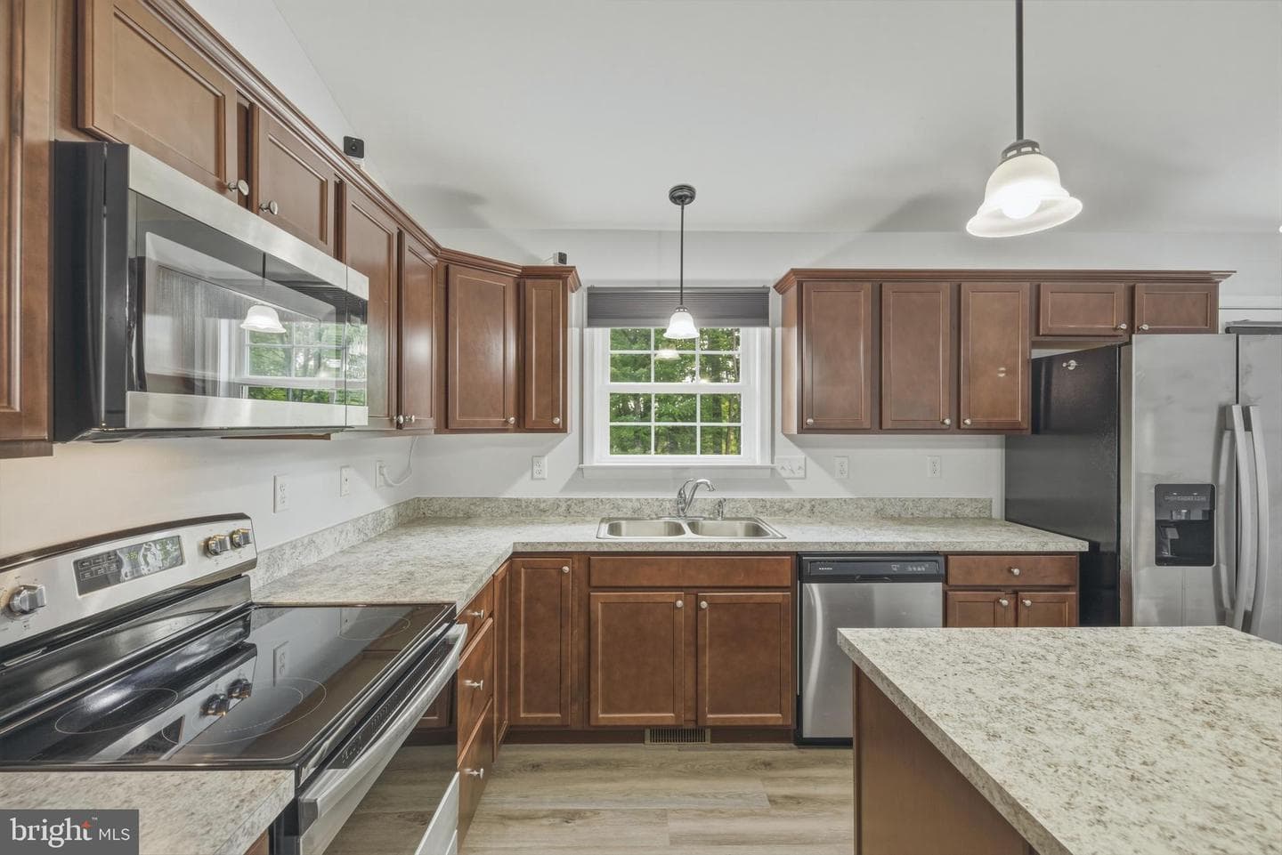 141 Hampshire House Drive photo 8
