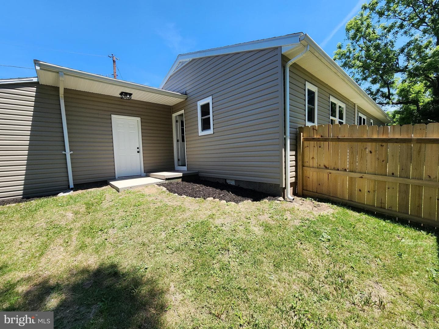 412 Everett Place photo 11
