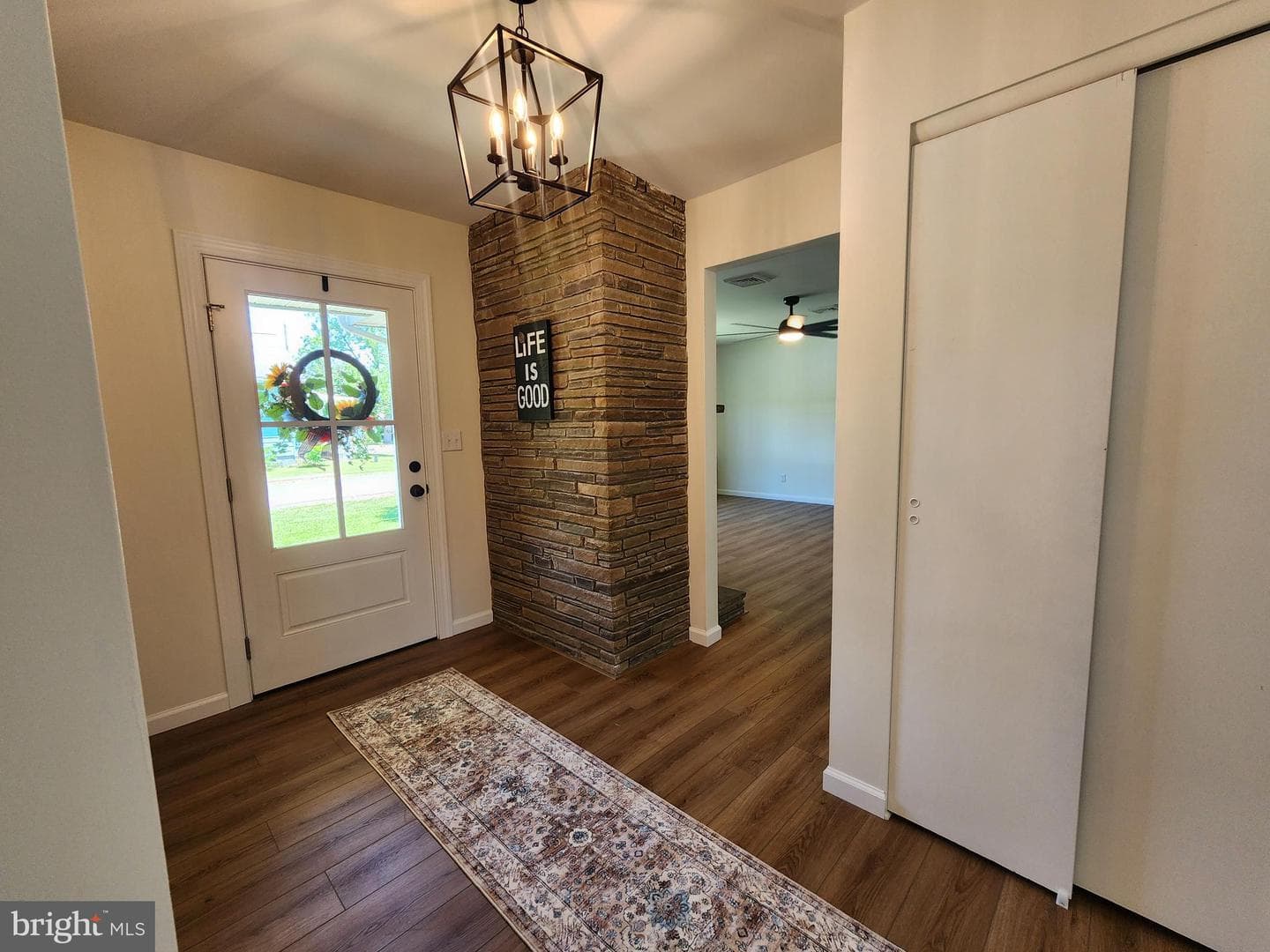 412 Everett Place photo 17