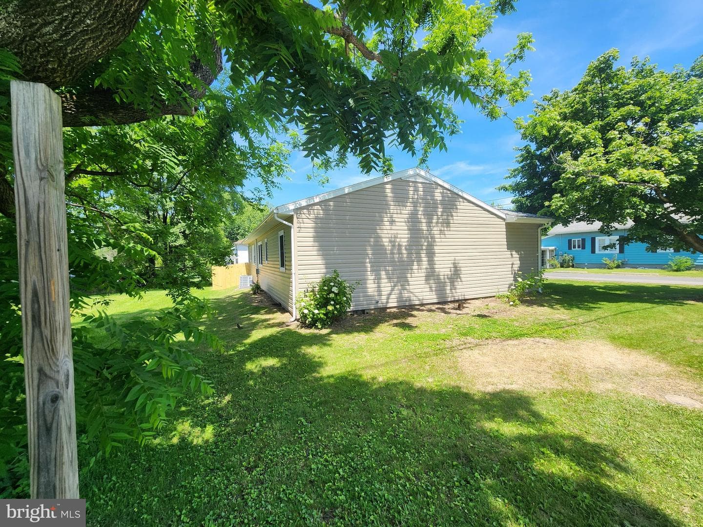 412 Everett Place photo 5